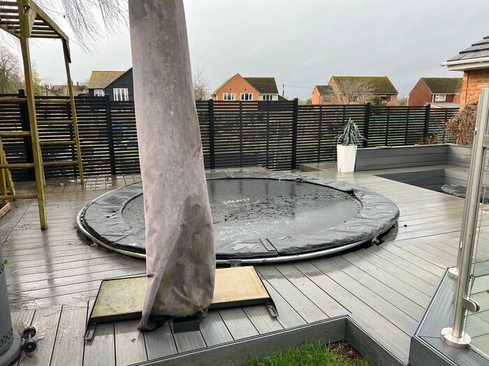 Contemporary fencing in Oxfordshire